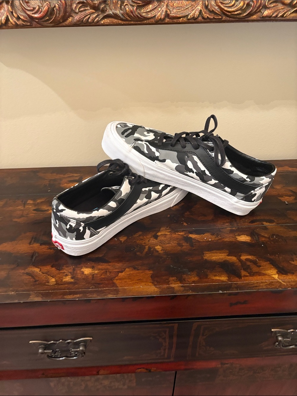 Vans Camo Black, White & Gray Low-Top Sneakers- Women’s 8.5 - Picture 4 of 10
